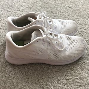 Nike free run white tennis shoes sneakers